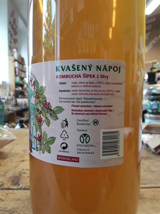 Kvašení nápoj kombucha šípek