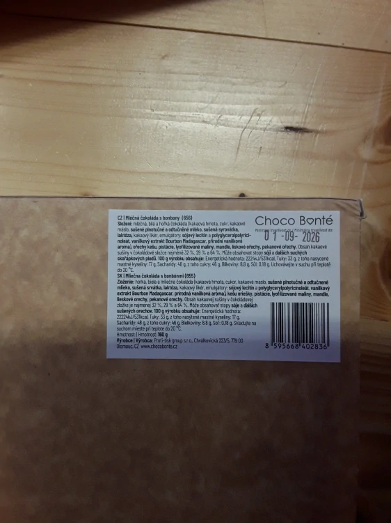 Mléčná čokoláda s  bonbóny 