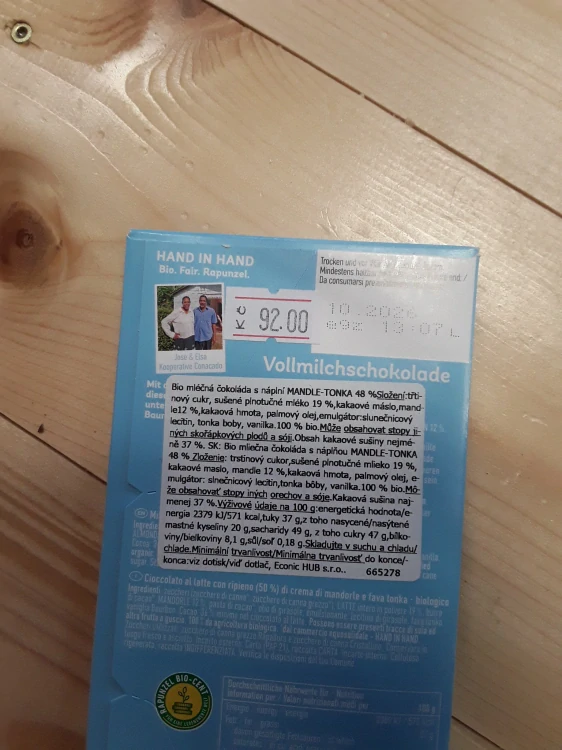Bio mléčná čokoláda s náplní mandle-tonka 48%