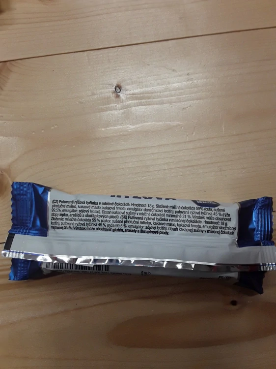 Pufovaná rýžová tyčinka v mléčné čokoládě