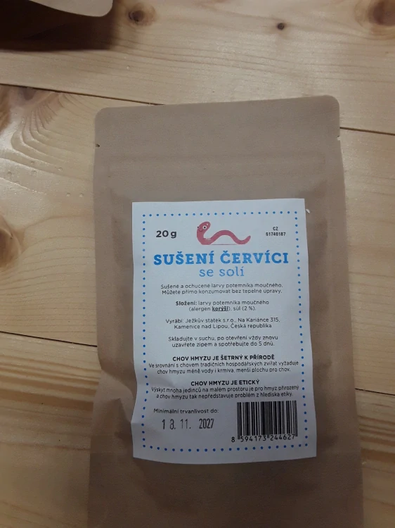 Sušení červíci se solí 