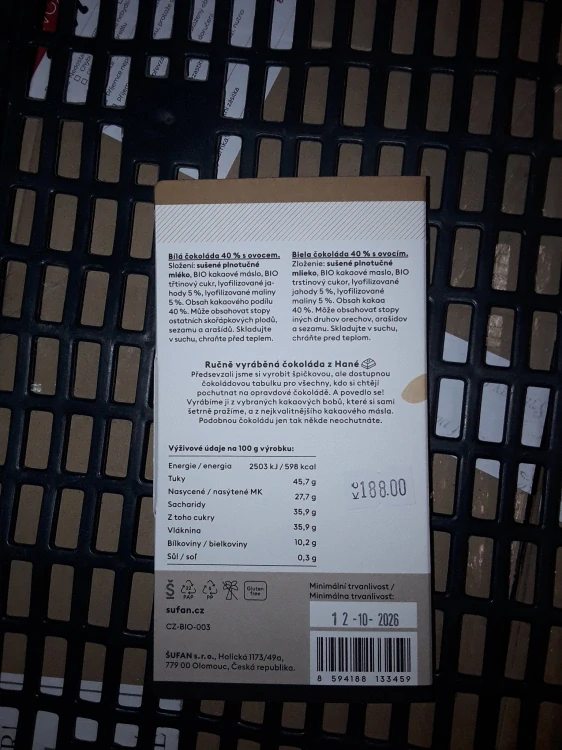 láskyplná čokoláda s malinkou a jahodou