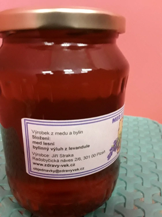 Med s výluhem z levandule