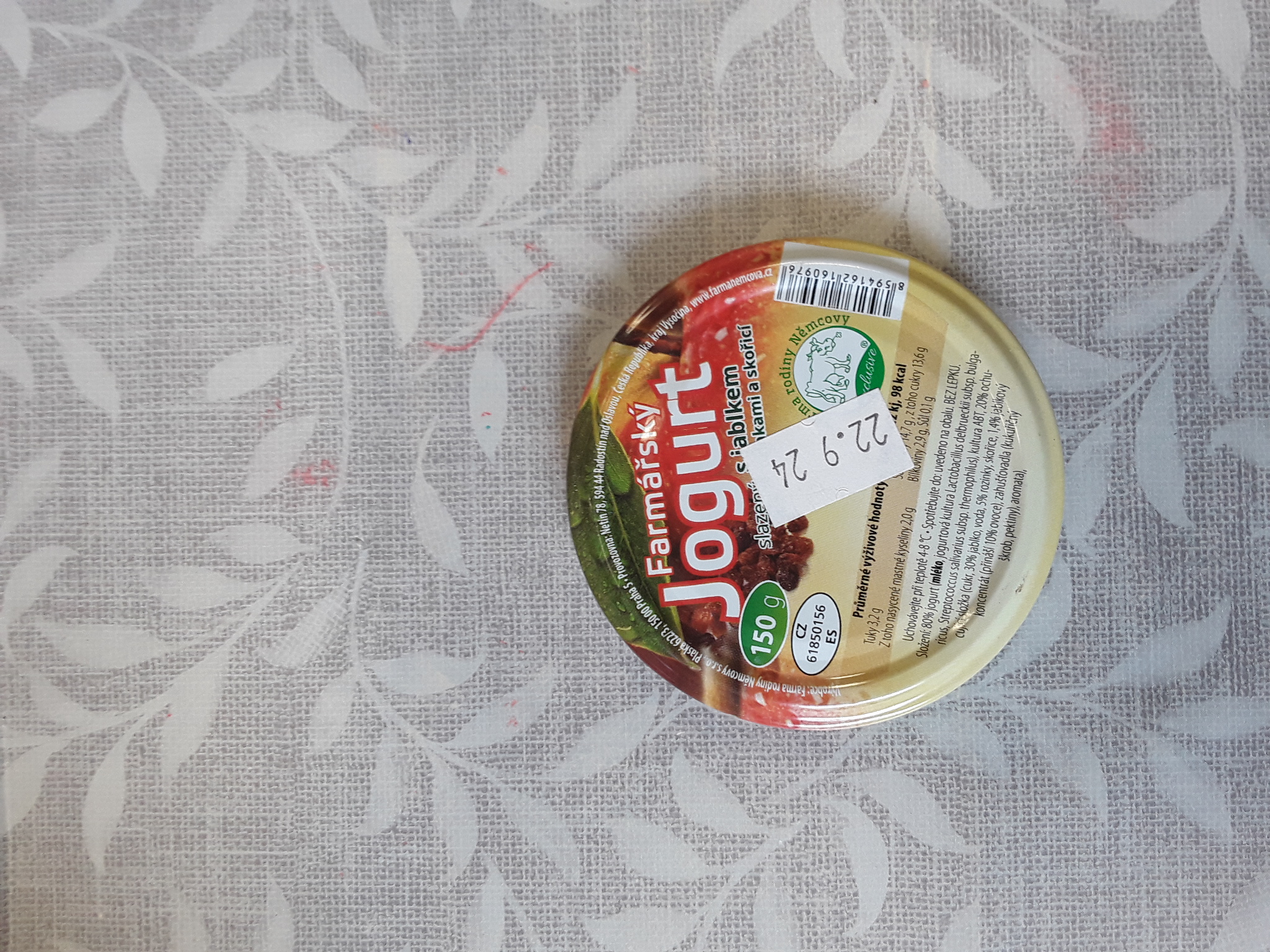 Jogurt jablko skořice
