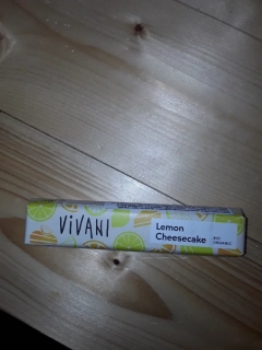 Čokoláda mléčná Lemon cheesecake s jogurtovo-citronovou náplní bio