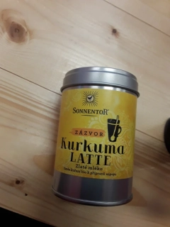 Kurkuma latte zázvor