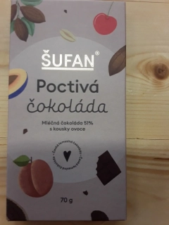 Mléčná čokoláda 51% z kousky ovoce