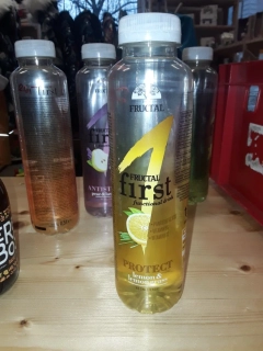 Nesycený nealkoholický nápoj příchuť citron a citronová tráva