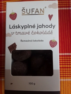 Láskyplné jahody v tmavé čokoládě